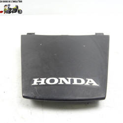 Jonction coque arrière Honda 125 cbr r 2011