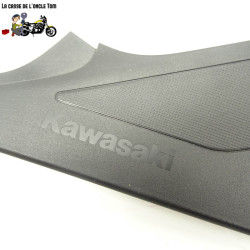 Plastique sous réservoir droit Kawasaki 400 NINJA 2023