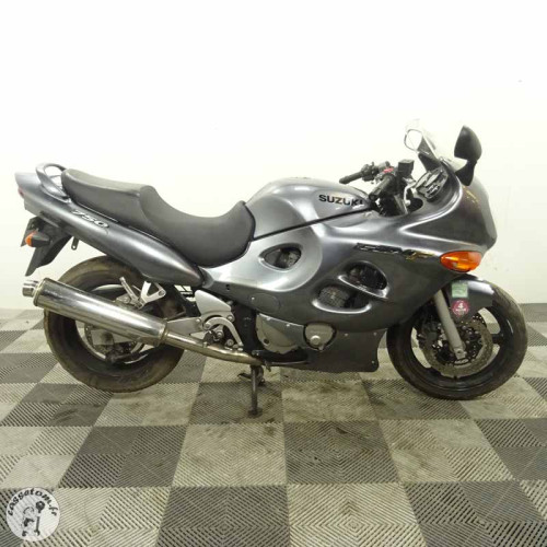 Suzuki 750 Gsx-F de 2003 en RIV