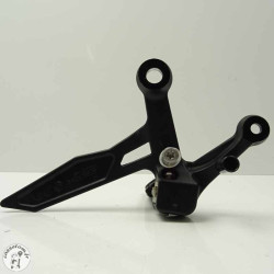 Platine/repose pied avant gauche KTM 890 Duke R 2023